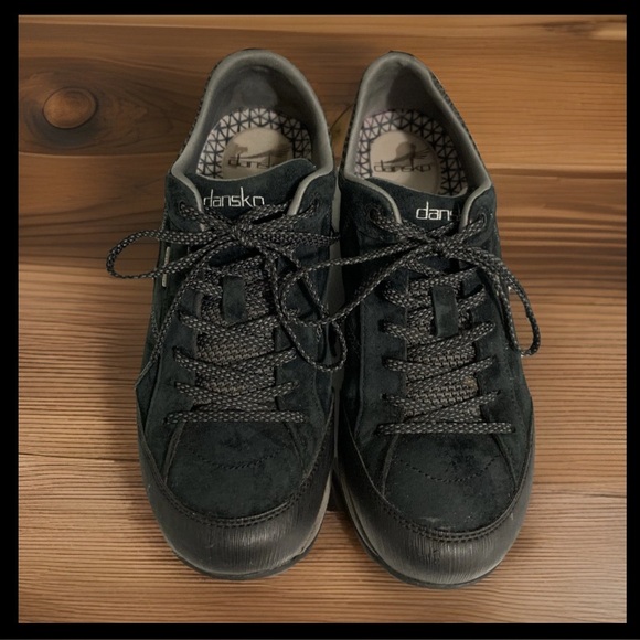 DANSKO Black Sueded Leather Lace Up Waterproof Sneakers w/ Vibram Soles (EU 39) - Picture 1 of 8